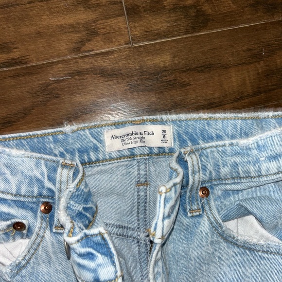 Abercrombie & Fitch Light Blue 90’s Straight High Rise Jeans - Picture 2 of 3